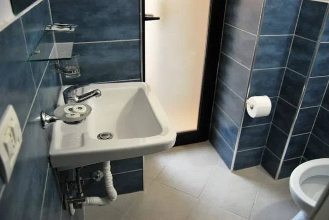 Tirane, jepet me qera garsonier 1+1 Kati 2, 35 m² 430 € (rruga e bogdaneve)