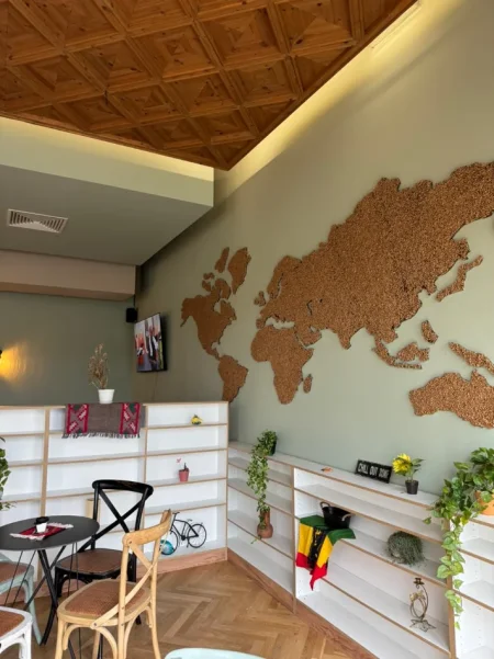 Tirane, shitet bar-kafe Kati 0, 214 m² 34.000 € 