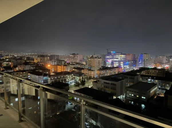 Tirane, jepet me qera apartament 2+1+Aneks+Ballkon Kati 9, 104 m² 1.250 € 