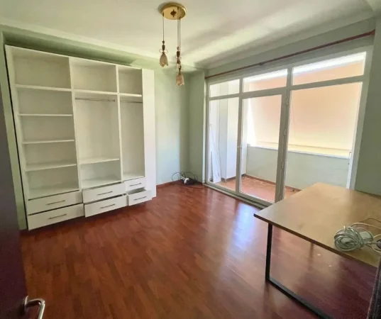 Tirane, jepet me qera apartament 2+1+Aneks+Ballkon Kati 8, 110 m² 