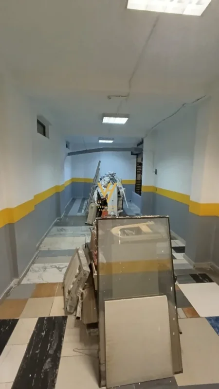 Tirane, shitet garazh | post parkimi Kati -1, 35 m² 35.000 € (KOMUNA E PARISIT)