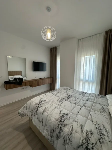 Tirane, jepet me qera apartament 2+1 Kati 4, 78 m² 1.000 € (Zogu i Zi)