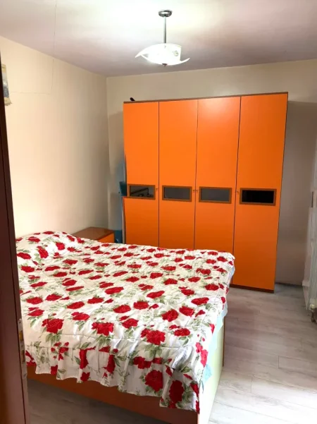 Tirane, jepet me qera apartament 2+1 Kati 2, 90 m² 500 € (TERMINALI I VERIUT)
