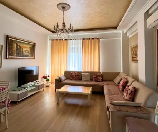 Tirane, jepet me qera apartament 1+1+Ballkon Kati 4, 72 m² 600 € 