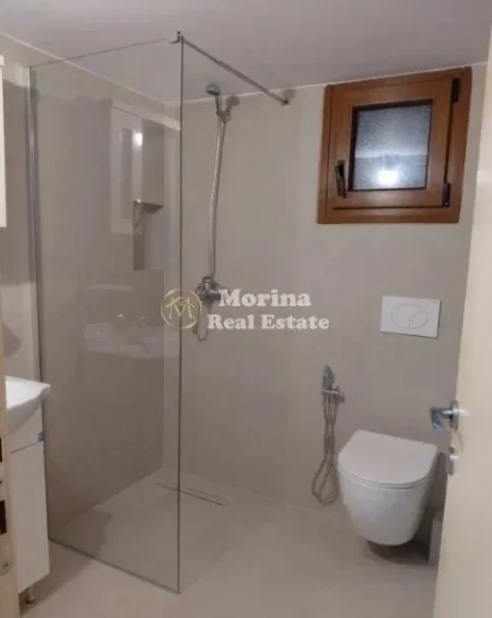 Tirane, jepet me qera Dublex Kati 2, 170 m² 1.300 € (Rruga Pasho Hysa,Ali Demi)