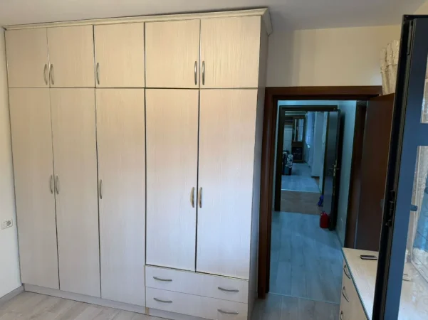 Tirane, jepet me qera apartament 2+1 Kati 2, 91 m² 500 € (Ish dogana)