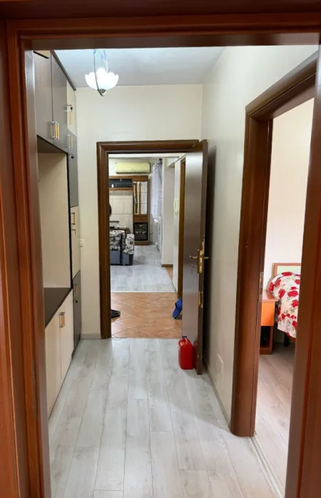 Tirane, jepet me qera apartament 2+1 Kati 2, 91 m² 500 € (Ish dogana)