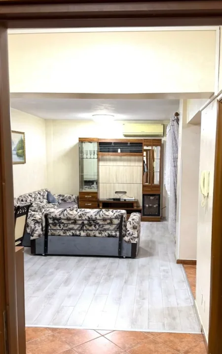 Tirane, jepet me qera apartament 2+1 Kati 2, 91 m² 500 € (Ish dogana)