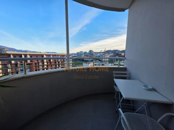 Tirane, jepet me qera apartament 1+1 , 90 m² 900 € (komuna e parisit)