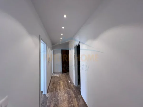 Tirane, shitet apartament 2+1 Kati 8, 102 m² 179.000 € (PORCELAN)