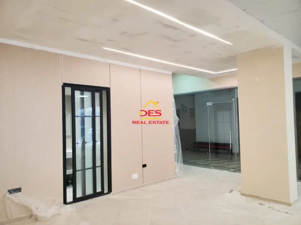 Vlore, jepet me qera ambjent biznesi Kati 0, 115 m² 1.000 € (Rruga Çajupi)