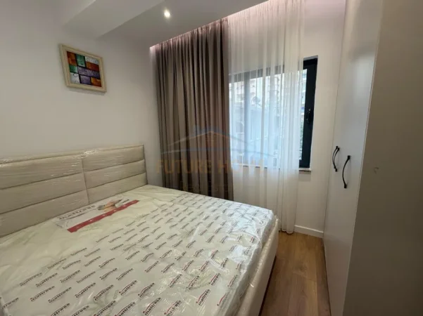 Tirane, jepet me qera apartament 1+1 Kati 1, 45 m² 625 € (Komuna e parisit)