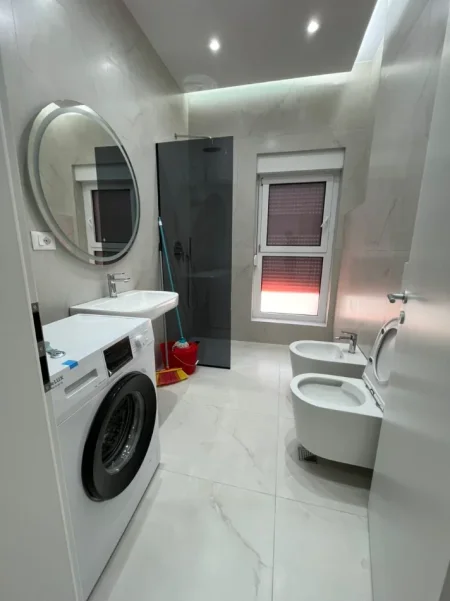 Tirane, jepet me qera apartament 2+1+Ballkon Kati 7, 85 m² 600 € (Pasho Hysa)