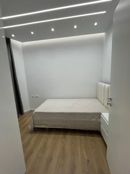 Tirane, jepet me qera apartament 2+1+Ballkon Kati 7, 85 m² 600 € (Pasho Hysa)