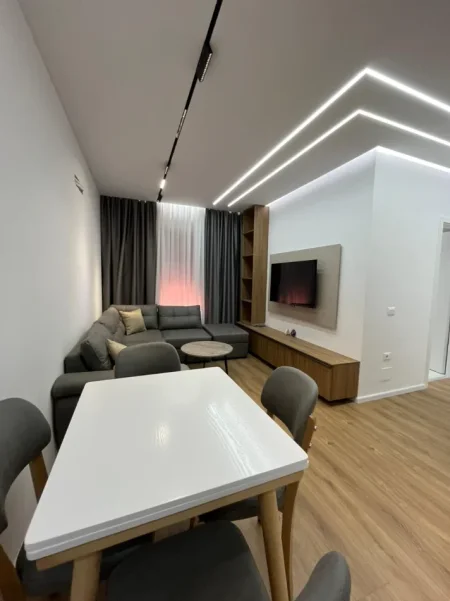 Tirane, jepet me qera apartament 2+1+Ballkon Kati 7, 85 m² 600 € (Pasho Hysa)