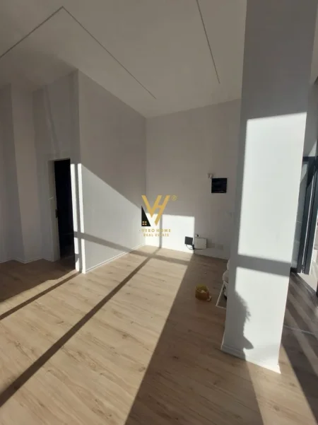 Tirane, jepet me qera dyqan Kati 0, 35 m² 1.070 € (MINE PEZA)