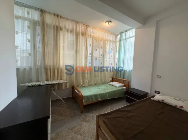 Tirane, jepet me qera apartament 3+1+Ballkon Kati 2, 100 m² 500 € (Kodra e Diellit prane Queen Hotel)