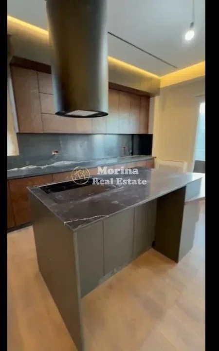 Tirane, jepet me qera apartament 2+1 Kati 3, 118 m² 1.200 € (Liqeni Artificial)