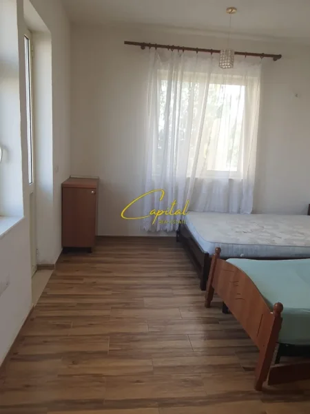 Tirane, jepet me qera apartament 1+1 Kati 2, 60 m² 300 € (ISH TREGU ELEKTRIK)