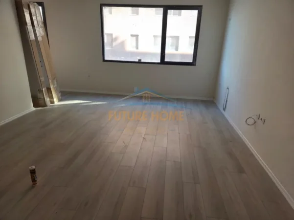 Tirane, shitet apartament 2+1+Ballkon Kati 3, 124 m² 230.000 € (Rruga e Elbasanit)