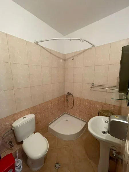 Tirane, jepet me qera apartament 2+1 Kati 1, 124 m² 500 € (Astir)