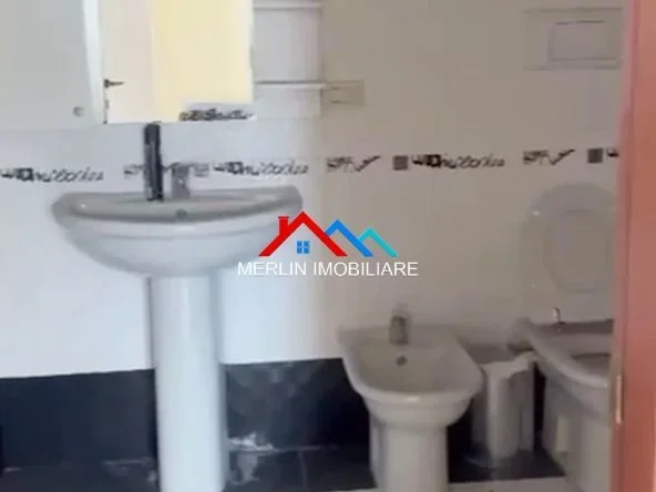 Tirane, jepet me qera apartament 3+1+Ballkon Kati 5, 112 m² 1.300 € (RRUGA FATMIR HAXHIU,GALERIA ETC)