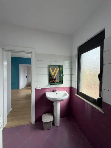 Tirane, shitet apartament 1+1+Ballkon Kati 4, 40 m² 78.000 € (CASA ITALIA)