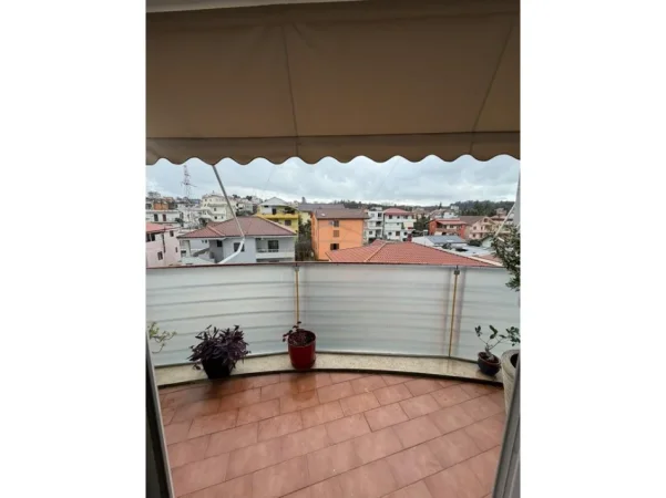 Tirane, shitet apartament 2+1+Ballkon Kati 4, 112 m² 218.000 € (Rruga Gramoz Pashko)