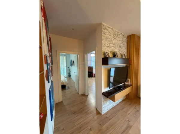 Tirane, shitet apartament 2+1+Ballkon Kati 4, 112 m² 218.000 € (Rruga Gramoz Pashko)