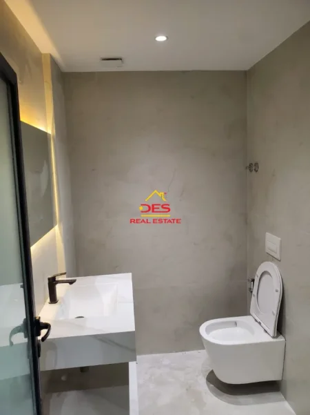 Vlore, shitet ambjent biznesi Kati 0, 115 m² (Rruga Çajupi)