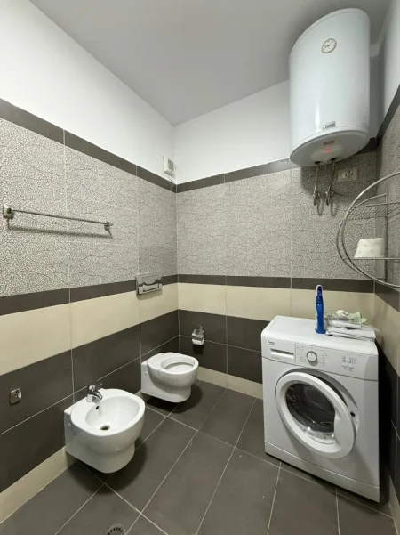 Tirane, shes apartament 1+1+Ballkon Kati 1, 60 m² 200.000 € (Myslym Shyri)