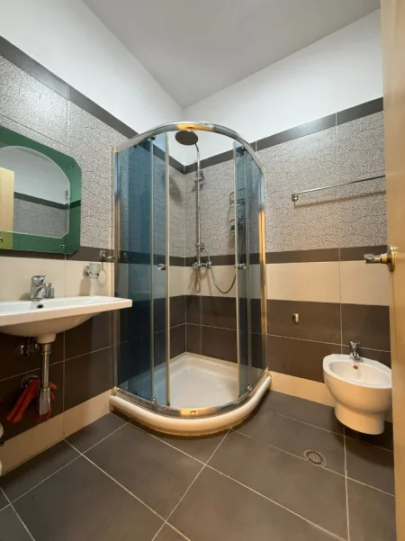 Tirane, shes apartament 1+1+Ballkon Kati 1, 60 m² 200.000 € (Myslym Shyri)