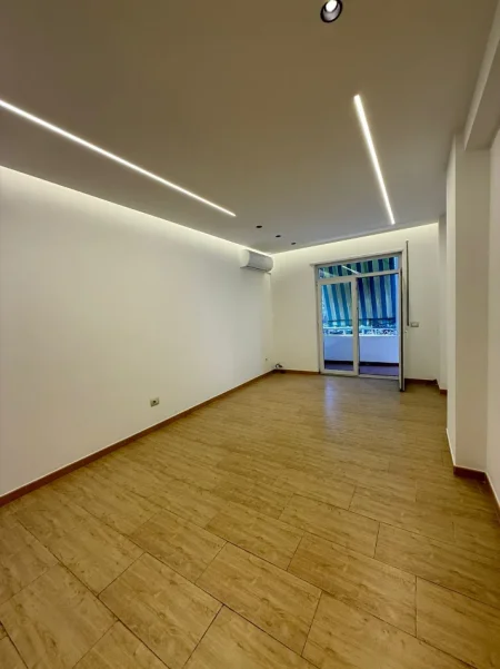 Tirane, shes apartament 1+1+Ballkon Kati 1, 60 m² 200.000 € (Myslym Shyri)