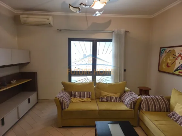 Tirane, shitet apartament 1+1+Ballkon Kati 2, 78 m² 179.000 € (RRuga Tefta Tashko Koci)