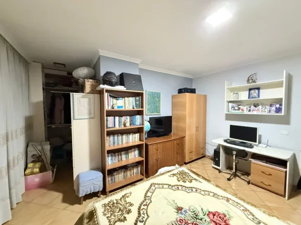 Tirane, jepet me qera 1+1+Ballkon , 78 m² 500 € (Rruga Dritan Hoxha)