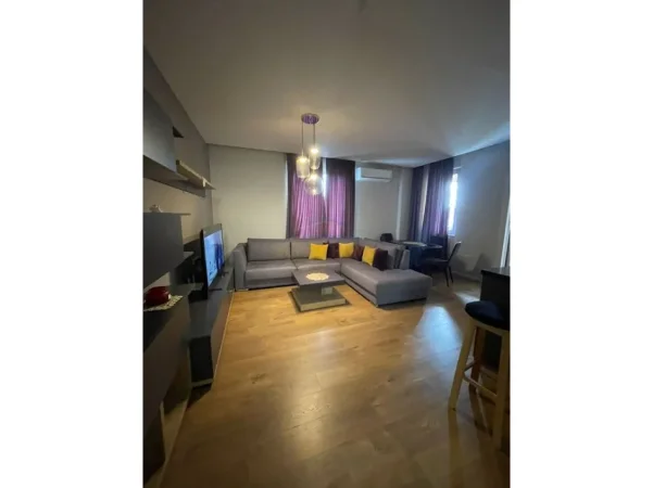Tirane, jepet me qera apartament 2+1 Kati 5, 110 m² 1.000 € (Rruga Bardhyl,)