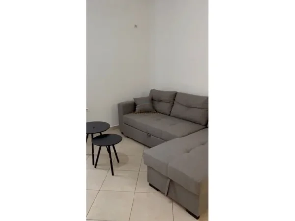 Tirane, jepet me qera apartament 2+1 Kati 4, 97 m² 500 € (Astir)