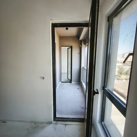 Tirane, shitet apartament 2+1+Ballkon Kati 3, 103 m² 248.000 € (Rruga Karl Gega)