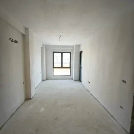 Tirane, shitet apartament 2+1+Ballkon Kati 3, 103 m² 248.000 € (Rruga Karl Gega)