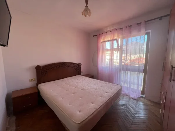 Tirane, jepet me qera apartament 2+1 Kati 5, 65 m² 350 € (rruga vangjel capo, allias)