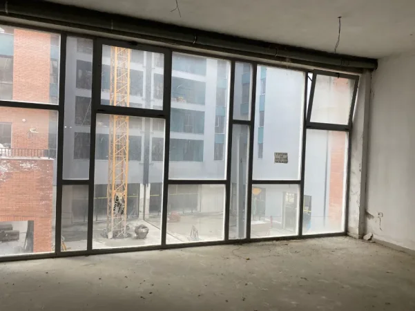 Tirane, shitet ambjent biznesi Kati 1, 69 m² 85.000 € (Paskuqan)