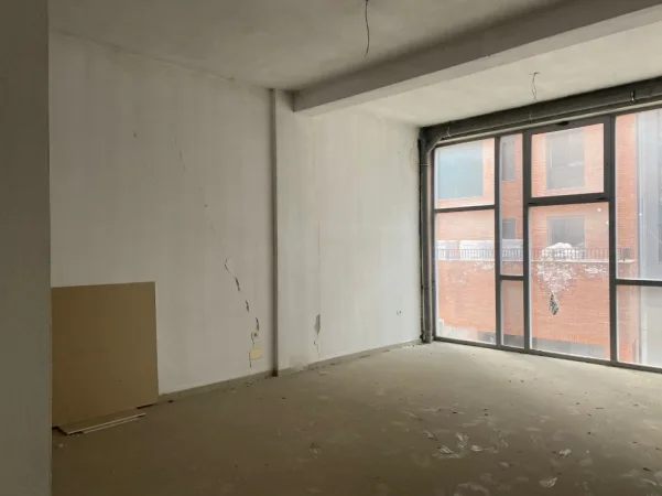 Tirane, shitet ambjent biznesi Kati 1, 69 m² 85.000 € (Paskuqan)