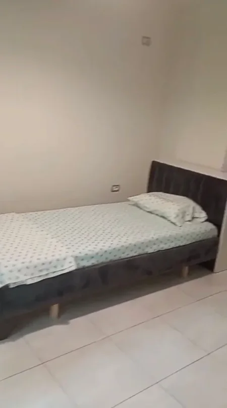 Tirane, jepet me qera apartament 3+1 Kati 2, 150 m² 500 € (Restorant Fresku)