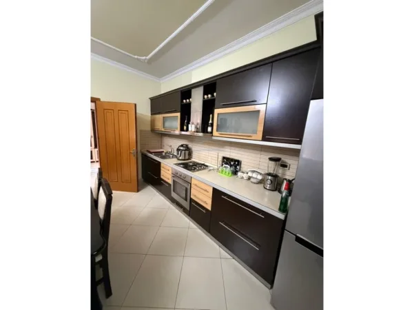 Tirane, jepet me qera shtepi 2+1 Kati 2, 120 m² 500 € (Mbrapa Shinave , Don Bosko)