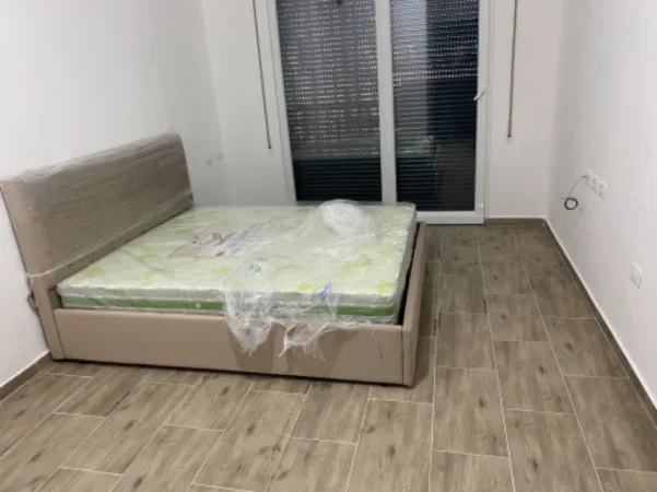 Tirane, jepet me qera garsonier 1+1 Kati 4, 35 m² 370 € (Rruga dervish luzha)