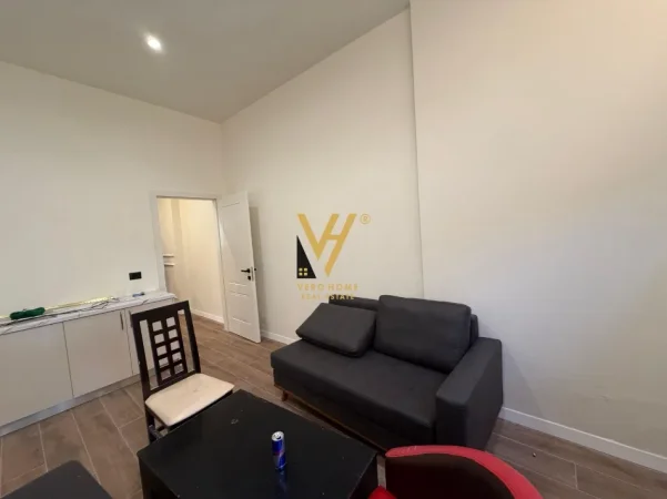 Tirane, jepet me qera ambjent biznesi Kati 5, 222 m² 1.220 € (FRESKU)