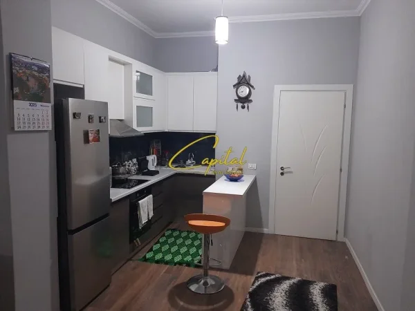 Tirane, shitet apartament 2+1 Kati 3, 91 m² 146.000 € (FRESKU)