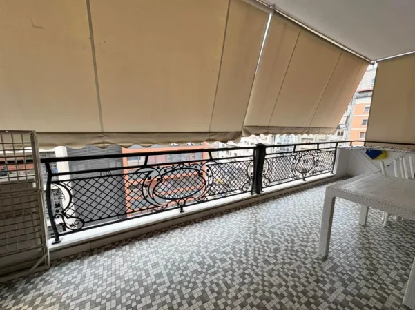 Tirane, jepet me qera apartament 4+1 Kati 7, 120 m² 1.200 € (Delijorgji)