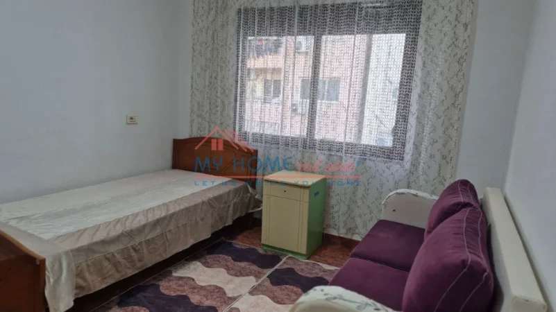 Tirane, jepet me qera apartament 2+1+Ballkon Kati 4, 80 m² 630 € (Sheshi Willson)