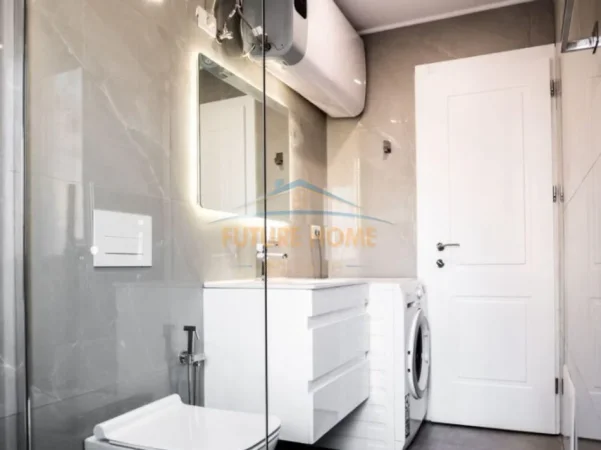 Tirane, jepet me qera apartament 1+1 Kati 4, 59 m² 650 € (Rruga Fortuzi)